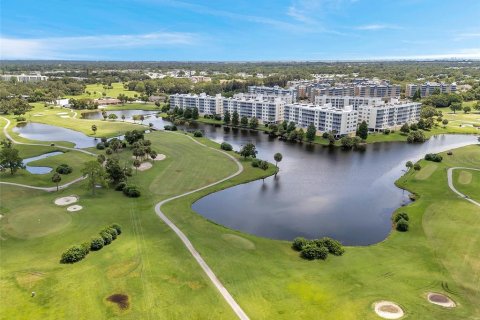 Condo in Largo, Florida, 3 bedrooms  № 1821450 - photo 18