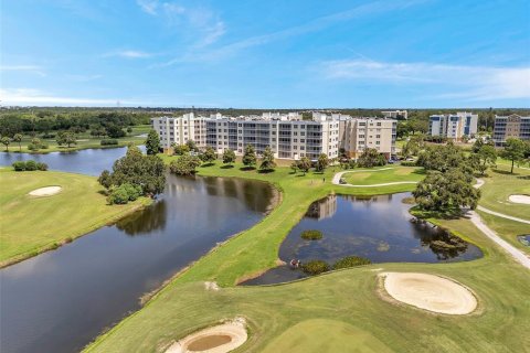 Condo in Largo, Florida, 3 bedrooms  № 1821450 - photo 17