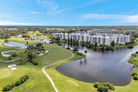 Condo in Largo, Florida, 3 bedrooms  № 1821450 - photo 19