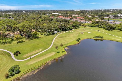 Condo in Largo, Florida, 3 bedrooms  № 1821450 - photo 16