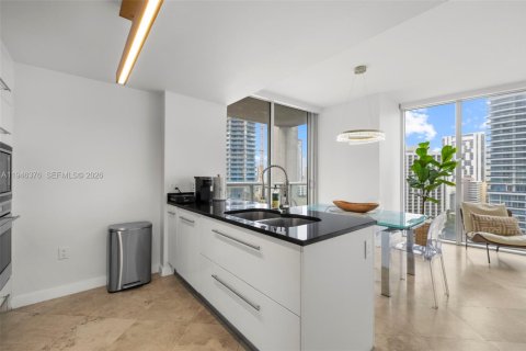 Condo in Miami, Florida, 2 bedrooms  № 2152904 - photo 10
