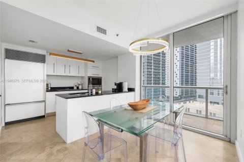 Condo in Miami, Florida, 2 bedrooms  № 2152904 - photo 6