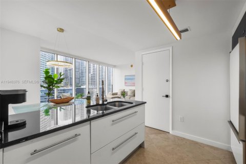 Condo in Miami, Florida, 2 bedrooms  № 2152904 - photo 11