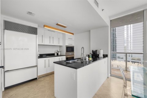 Condo in Miami, Florida, 2 bedrooms  № 2152904 - photo 8