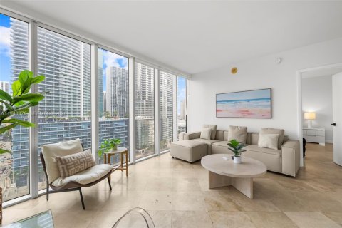Condo in Miami, Florida, 2 bedrooms  № 2152904 - photo 1