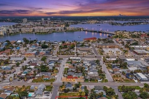 Terreno en Saint Pete Beach, Florida № 2239488