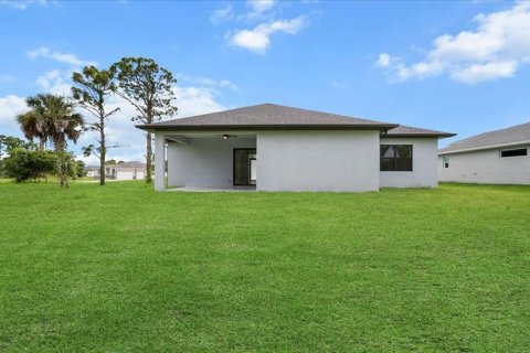 House in Rotonda, Florida 3 bedrooms, 171.68 sq.m. № 1631481 - photo 29