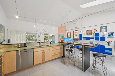 Condo in Sarasota, Florida, 3 bedrooms  № 1848179 - photo 12