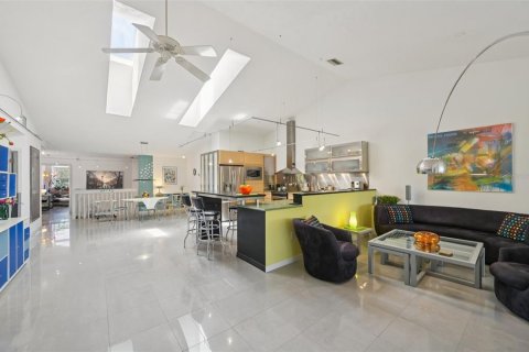 Condo in Sarasota, Florida, 3 bedrooms  № 1848179 - photo 4