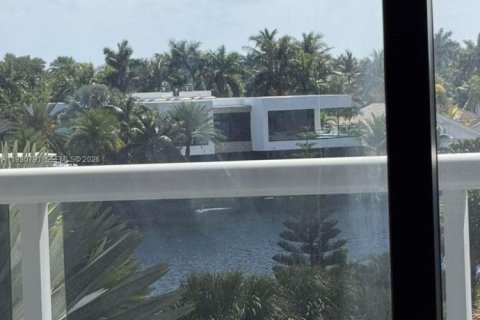 Купить кондоминиум в Авентура, Флорида 5 комнат, 93.92м2, № 2046879 - фото 23
