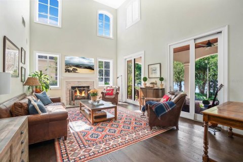 House in Winter Park, Florida 5 bedrooms, 383.59 sq.m. № 1509805 - photo 4