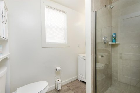Commercial property in Saint Petersburg, Florida 4 bedrooms, 121.52 sq.m. № 1559988 - photo 14