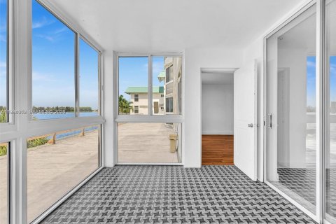 Купить кондоминиум в Майами, Флорида 1 спальня, 81.75м2, № 2048488 - фото 11