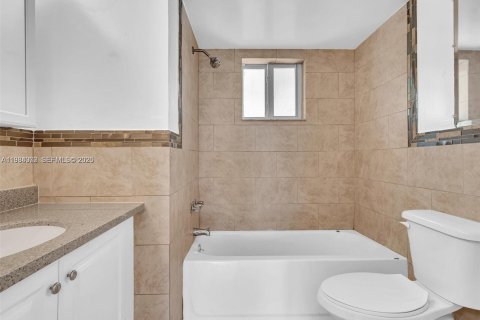 Купить кондоминиум в Майами, Флорида 1 спальня, 81.75м2, № 2048488 - фото 8