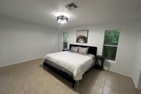 House in North Port, Florida 3 bedrooms, 176.79 sq.m. № 1508987 - photo 26