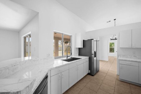 House in North Port, Florida 3 bedrooms, 176.79 sq.m. № 1508987 - photo 5