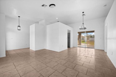 House in North Port, Florida 3 bedrooms, 176.79 sq.m. № 1508987 - photo 15