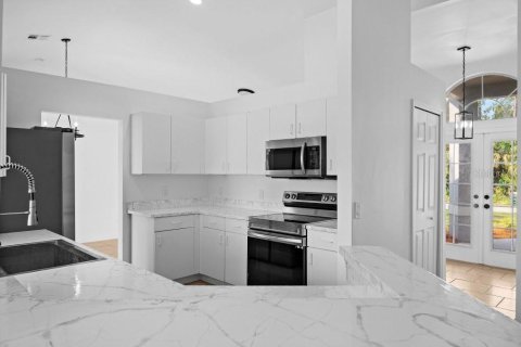 House in North Port, Florida 3 bedrooms, 176.79 sq.m. № 1508987 - photo 4