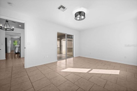 House in North Port, Florida 3 bedrooms, 176.79 sq.m. № 1508987 - photo 10