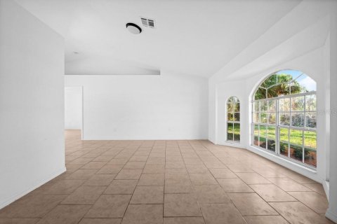 House in North Port, Florida 3 bedrooms, 176.79 sq.m. № 1508987 - photo 17