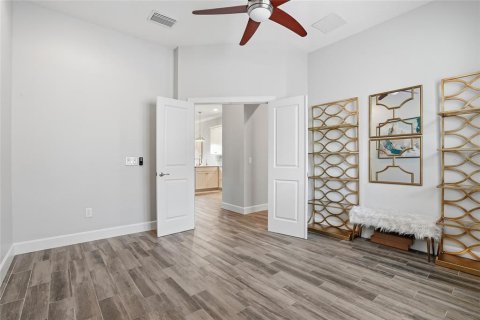 Townhouse in Saint Petersburg, Florida 3 bedrooms, 178.37 sq.m. № 2196493 - photo 22