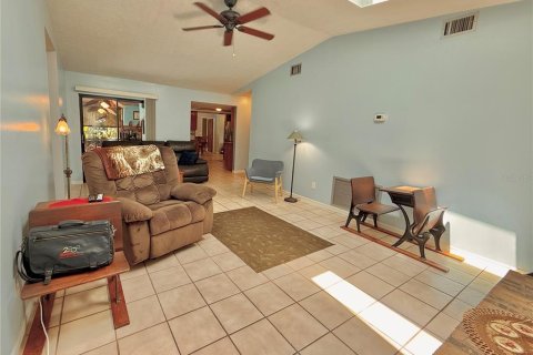 House in Kissimmee, Florida 4 bedrooms, 188.96 sq.m. № 1848485 - photo 13
