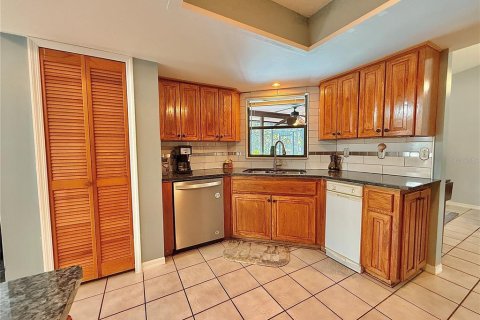 House in Kissimmee, Florida 4 bedrooms, 188.96 sq.m. № 1848485 - photo 15