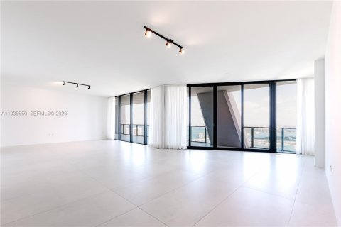 Condo in Miami, Florida, 4 bedrooms  № 1998414