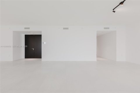 Condo in Miami, Florida, 4 bedrooms  № 1998414 - photo 2