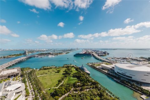 Condo in Miami, Florida, 4 bedrooms  № 1998414 - photo 21