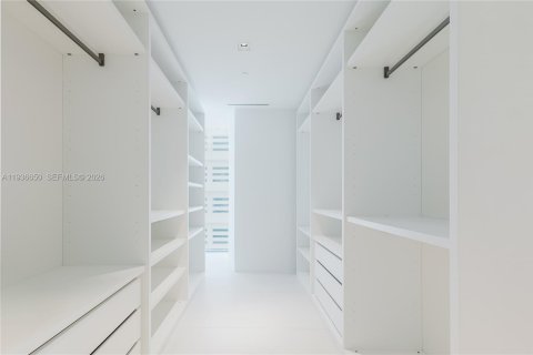 Condo in Miami, Florida, 4 bedrooms  № 1998414 - photo 11