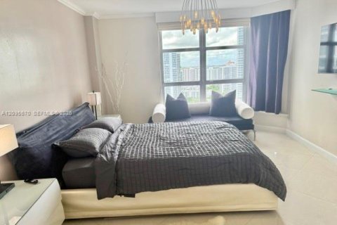 Copropriété à louer à Aventura, Floride: 2 chambres, 109.9 m2 № 2385285 - photo 4