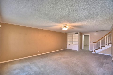 House in Winter Haven, Florida 3 bedrooms, 143.91 sq.m. № 2150725 - photo 13