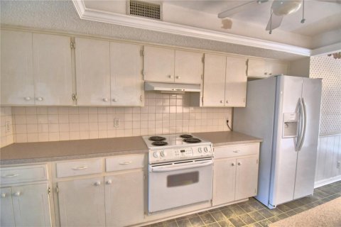 House in Winter Haven, Florida 3 bedrooms, 143.91 sq.m. № 2150725 - photo 21