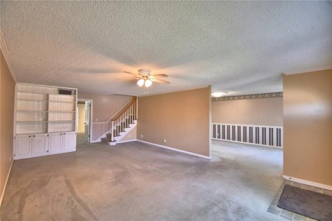 House in Winter Haven, Florida 3 bedrooms, 143.91 sq.m. № 2150725 - photo 15