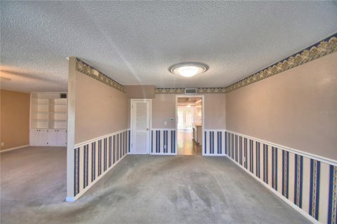 House in Winter Haven, Florida 3 bedrooms, 143.91 sq.m. № 2150725 - photo 17