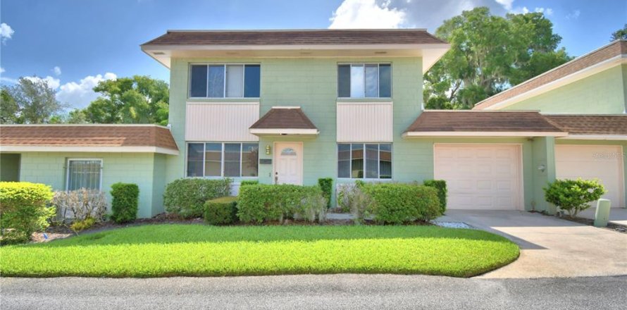 House in Winter Haven, Florida 3 bedrooms, 143.91 sq.m. № 2150725