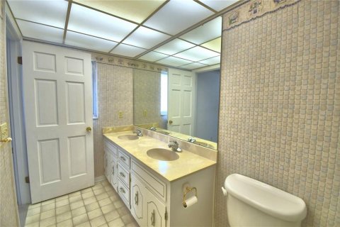 House in Winter Haven, Florida 3 bedrooms, 143.91 sq.m. № 2150725 - photo 28