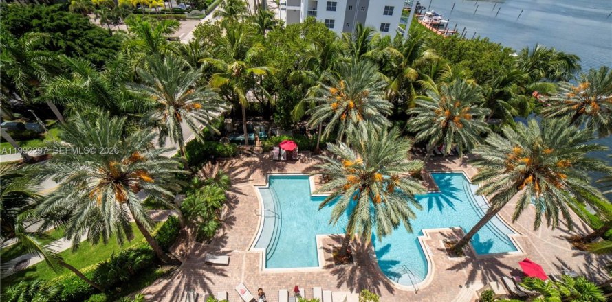 Condo in Sunny Isles Beach, Florida, 2 bedrooms  № 2062332