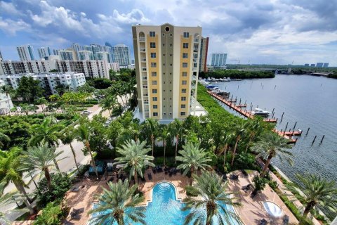 Condo in Sunny Isles Beach, Florida, 2 bedrooms  № 2062332 - photo 27