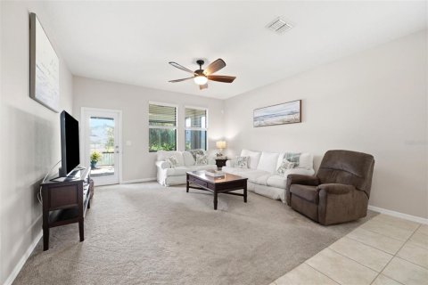 House in New Port Richey, Florida 3 bedrooms, 182.09 sq.m. № 2217010 - photo 12