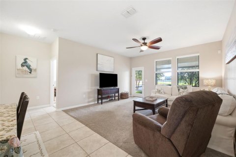 House in New Port Richey, Florida 3 bedrooms, 182.09 sq.m. № 2217010 - photo 17