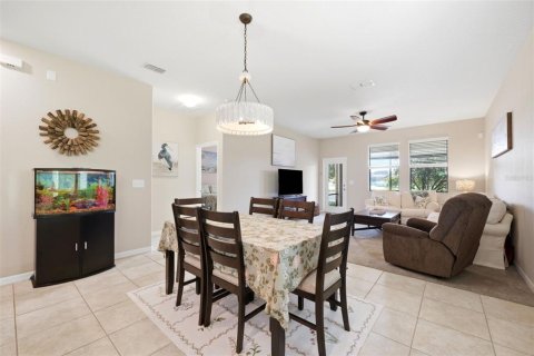 House in New Port Richey, Florida 3 bedrooms, 182.09 sq.m. № 2217010 - photo 7