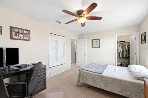 House in New Port Richey, Florida 3 bedrooms, 182.09 sq.m. № 2217010 - photo 25