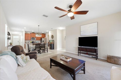 House in New Port Richey, Florida 3 bedrooms, 182.09 sq.m. № 2217010 - photo 16