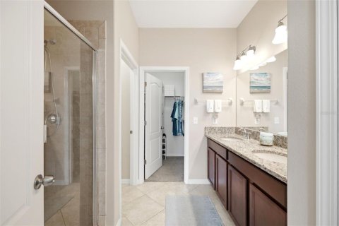 House in New Port Richey, Florida 3 bedrooms, 182.09 sq.m. № 2217010 - photo 14
