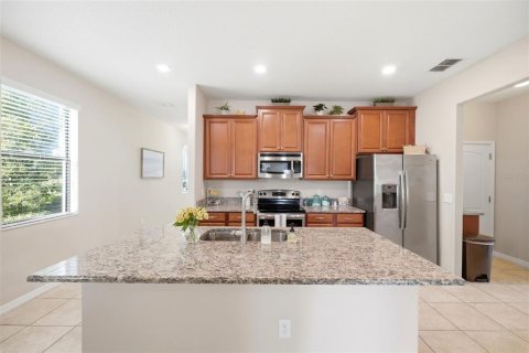 House in New Port Richey, Florida 3 bedrooms, 182.09 sq.m. № 2217010 - photo 10