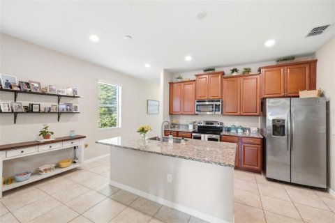 House in New Port Richey, Florida 3 bedrooms, 182.09 sq.m. № 2217010 - photo 8