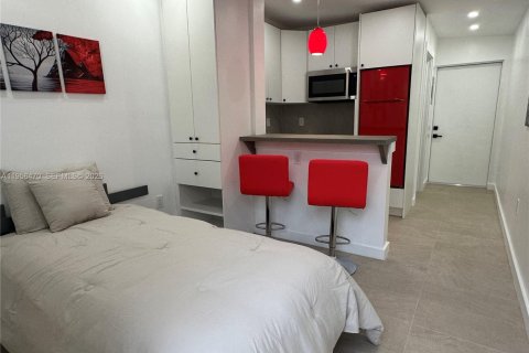 Immobilier commercial à louer à Miami, Floride: 18.58 m2 № 2012069 - photo 6