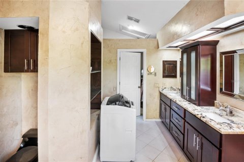 Casa en venta en Seminole, Florida, 5 dormitorios, 242.29 m2 № 1649732 - foto 26